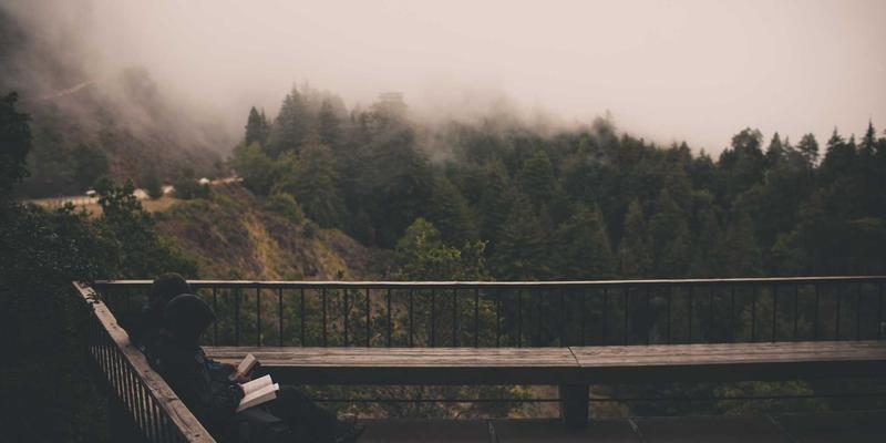 卡萨阿尔帕科10：赛博朋克美学与未来主义住宿的沉浸式体验