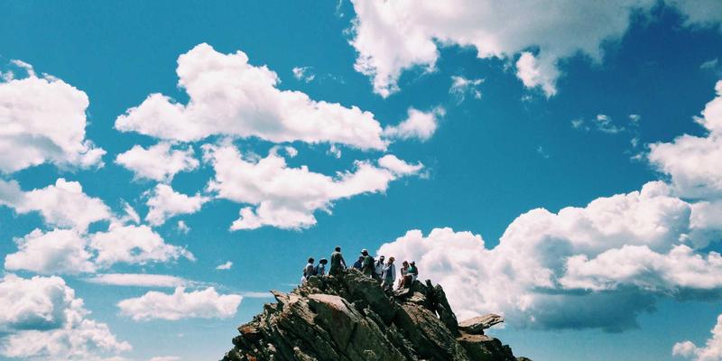 卡萨阿尔帕科90:赛博朋克美学与未来主义度假的终极融合