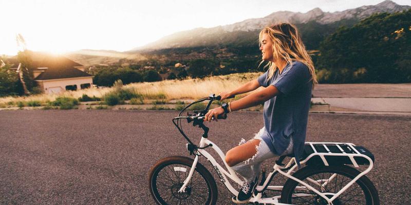 未来已至：揭秘卡萨阿尔帕科赛博朋克酒店的设计哲学与极致度假推荐